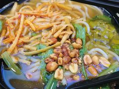 招牌酸辣笋尖粉-桂在香知桂林米粉(红博中央公园店)