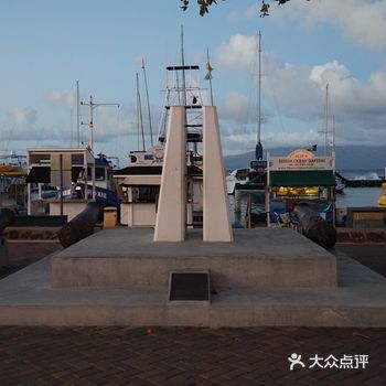 孙先生也曾在这里居住过。听着海浪声醒来，听着海浪声入梦