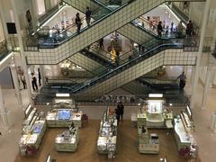 -乐蓬马歇百货公司(Rive Gauche)