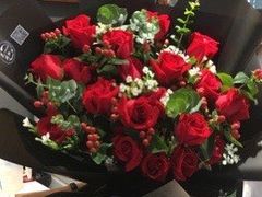 -花间阁鲜花气球连锁(两路口上清寺急市救中心店)