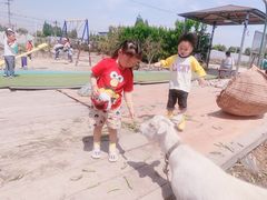 -小鱼草莓采摘园农家乐·小鱼餐厅