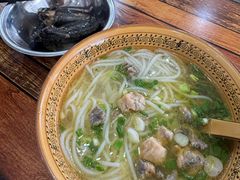 -正宗李家土鸡米线店