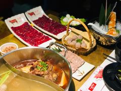 -左庭右院鲜牛肉火锅(金山万达店)