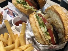 -The Habit Burger Grill 哈比特汉堡(复兴soho店)