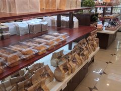 -红宝石·鲜奶小方·海派西点房(南丹店)