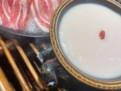-老牌坊云南鱼豆花火锅(爱建店)