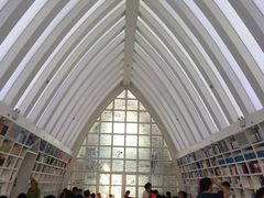 -钟书阁(松江泰晤士小镇店)