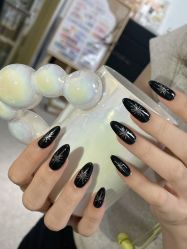 -芊屿芊浔美甲