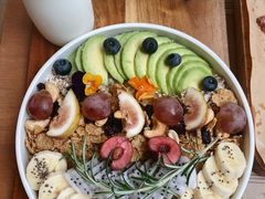 牛油果堅果優格盤-Mark&Mars Restaurant