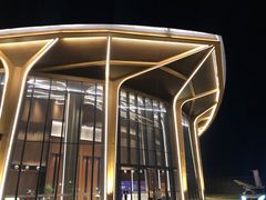 -上海滴水湖皇冠假日酒店