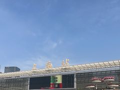 -三叶眼镜城批发市场(上海火车站店)