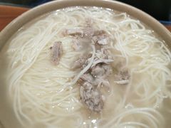 -亮亮面馆(经六路店)