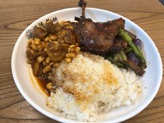 -同济大学本部学苑饮食广场