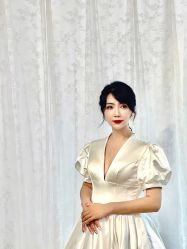 -红馆妆造(中央大街店)