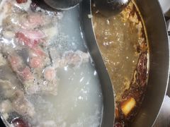鸳鸯锅-蒙肥羊·酸汤潮牛·鲜牛肉火锅烤肉自助(岗顶店)