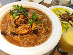 小鸡炖蘑菇-上关雪東北菜(中房金谊店)