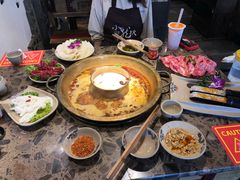 菌汤鸳鸯锅-小龙坎老火锅