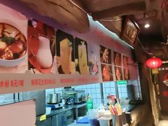 -城墙拐拐火锅(三峡广场黑金冠店)