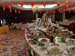 -凤冠假日酒店自助餐