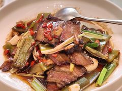 干锅有机青笋腊肉-民族饭店-四季餐厅