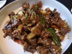 -鱼鲜饭香·招牌汽锅剁椒鱼头王