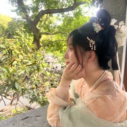 -一揽芳华汉服旗袍体验馆(拙政园店)
