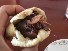 烧饼夹肘子肉-昌顺马记小吃店(昌盛园店)