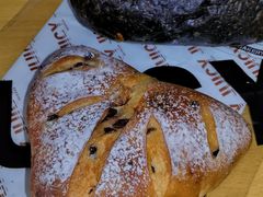 芋头三角芝士-Juicy Bakery(大学路店)