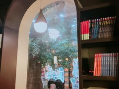 -钟书阁(松江泰晤士小镇店)