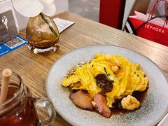 滑蛋虾仁炒叉烧-来龙里 精致 东南亚餐室(万象城店)