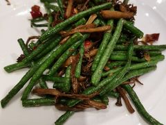 豆角茶树菇-闫府私房菜(经四路万达店)