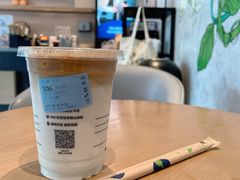 丝绒拿铁-瑞幸咖啡(东城汇店)
