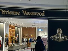 -Vivienne Westwood(上海来福士广场店)