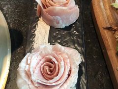 玫瑰松坂猪肉-湊湊火锅·茶憩(新中关购物中心店)