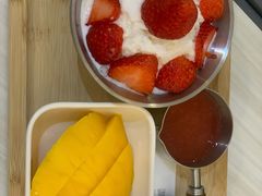 草莓多多白雪冰-满记甜品(静安大悦城店)