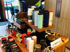 -星巴克臻选(上海虹桥新天地三店)
