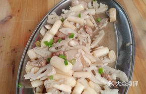 Braised Pork Belly Stir-fried with Chinese Broccoli