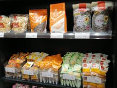 面包甜点陈列柜-良品铺子(万象城店)