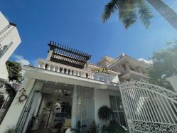 -巴黎婚纱摄影工作室