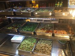 自助取餐区-叁宝烤肉• 西安烧烤(高科新花园店)