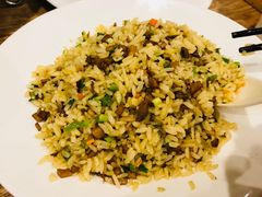 玫瑰黑三朵炒饭-南京人家(盛京大奥莱店)