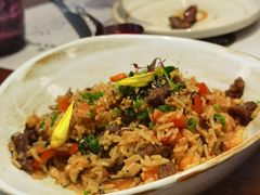 黑松露牛肉鹅肝炒饭-一沙一城·岩烤牛扒(深圳首店)