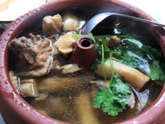野生菌汽锅鸡-小厨子私房菜·云南美食店