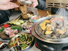 -围炉肉舍丹东海鲜烤肉·烤活鳗(步行街店)