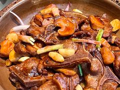 -阿瓦山寨·湘菜现炒·剁椒鱼头王(咸阳总店)