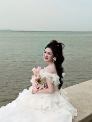 -现代经典婚纱摄影