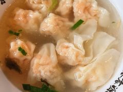 鱼籽虾肉小馄饨-鑫震源·苏式大虾生煎(山塘街店)