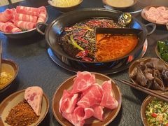 -渝井巷重庆老火锅(沈阳吉祥店)