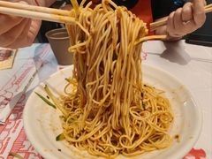 -肥肥虾庄·金牌油焖大虾(汉街SKP店)