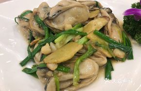 Stir-fried Oysters with Ginger and Scallion